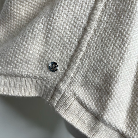 Lululemon On The Go Poncho O/S - Picture 8 of 12